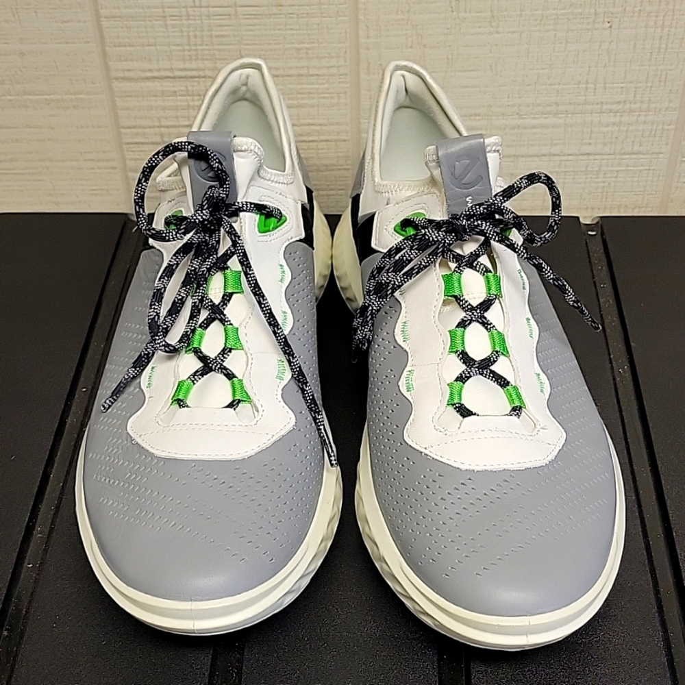 Ecco Hybrids